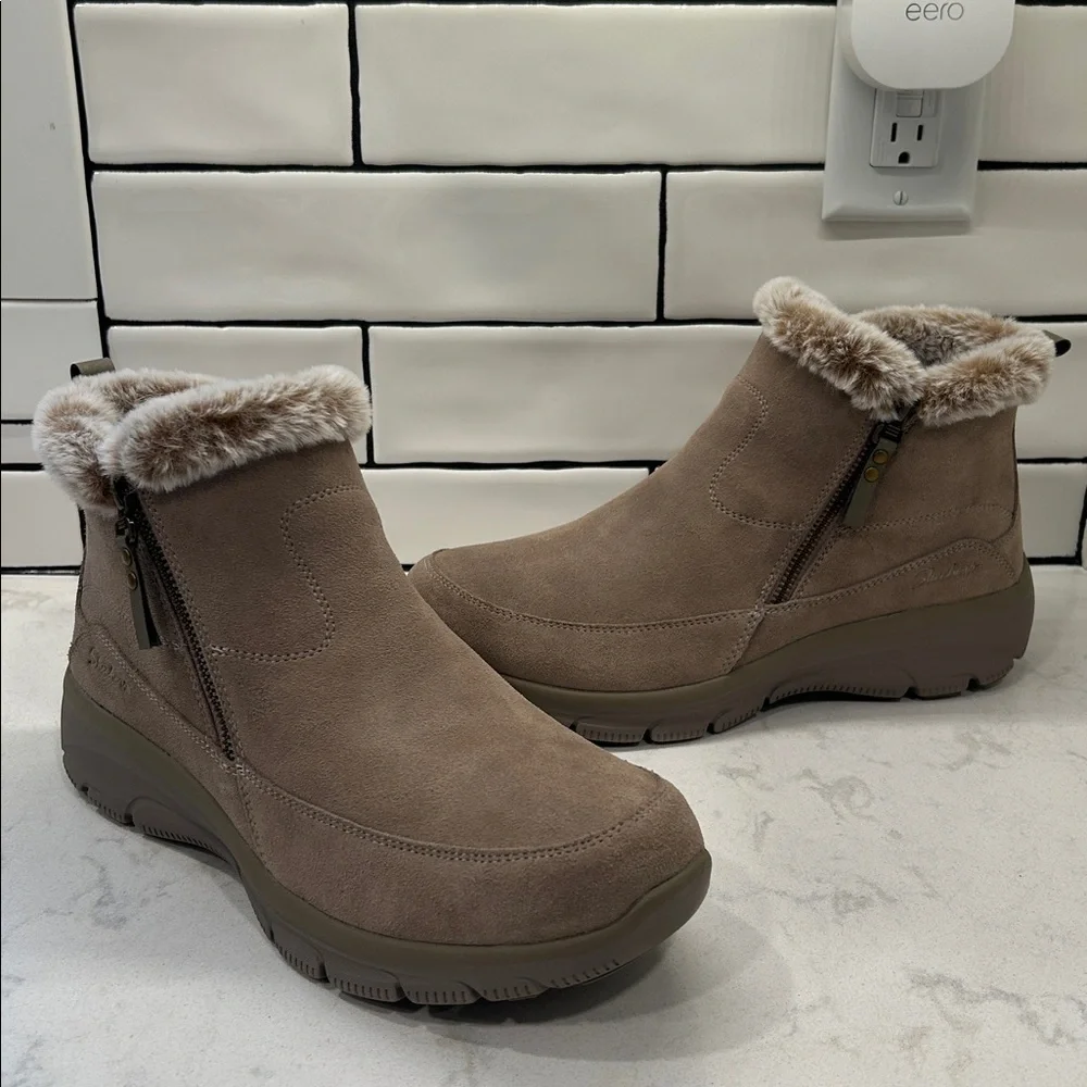 New! Skechers Women's Relaxed Fit: Easy Going - High Zip‎ Boots Size 11